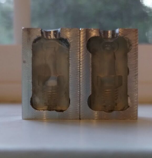 File:Resin Mold 3.jpg