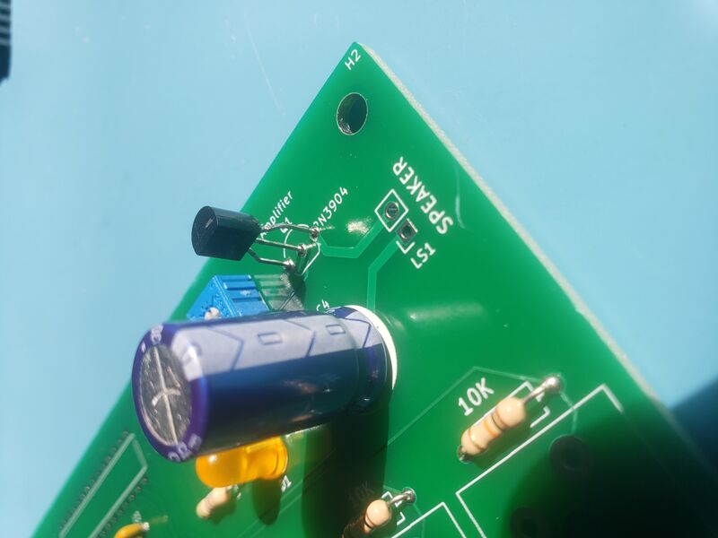 File:Transistor speaker.jpg